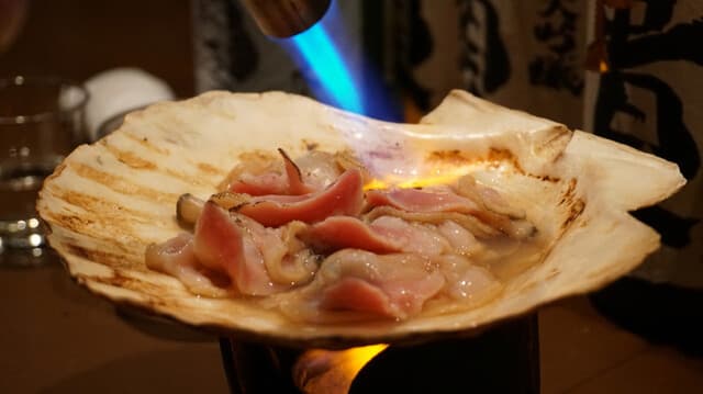 Sanchokuya Taka: Meeresfrüchte-Omakase mit Sake-Begleitung