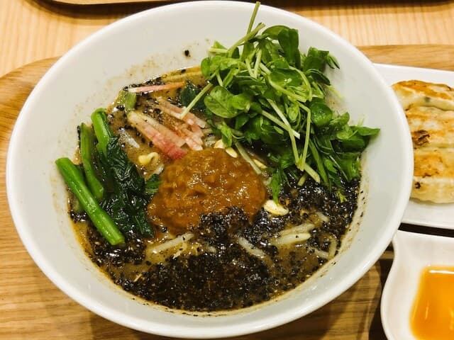 T's Tantan: Rein veganer Ramen
