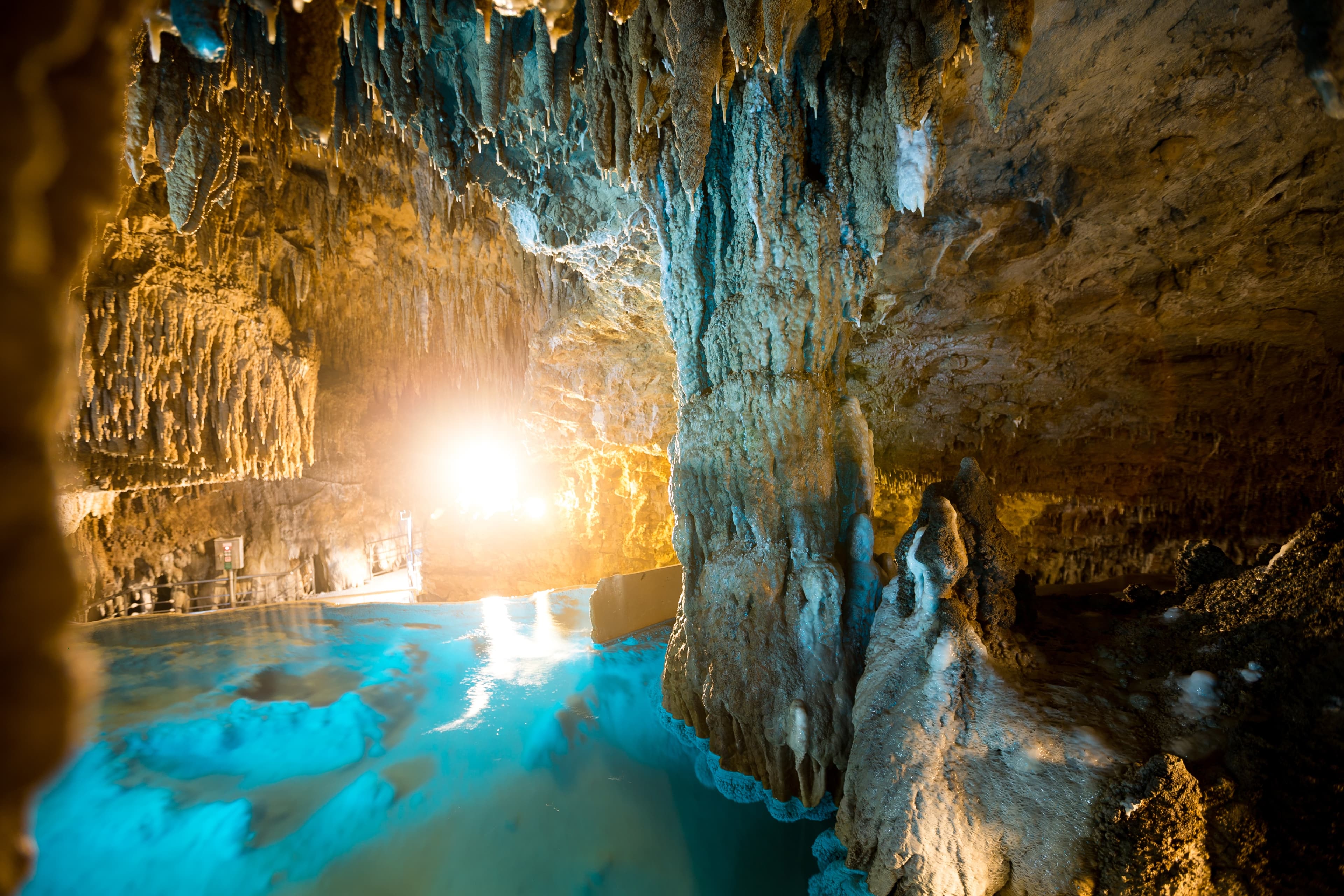 Gyokusendo-Höhle