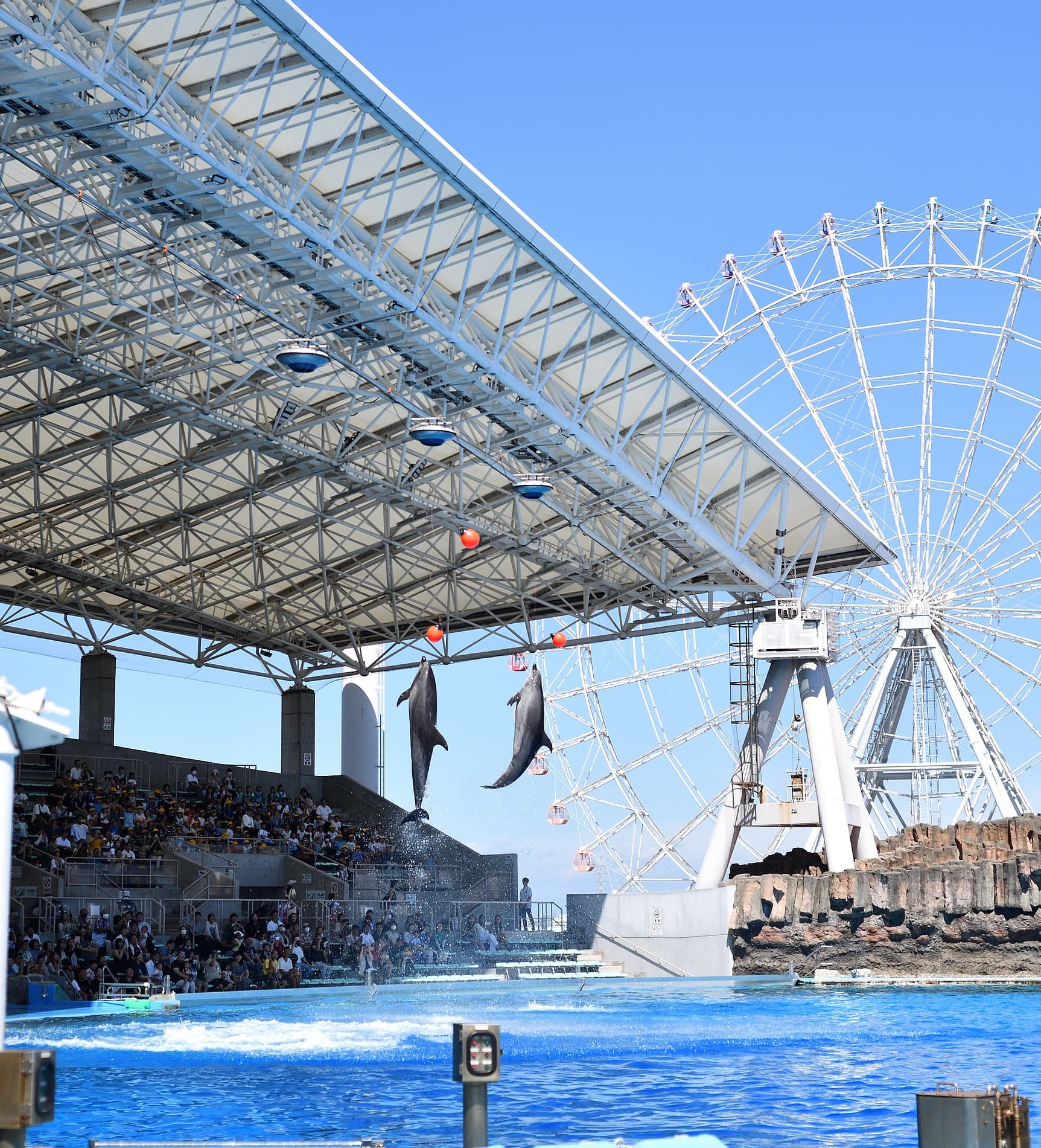 Öffentliches Aquarium des Hafens von Nagoya