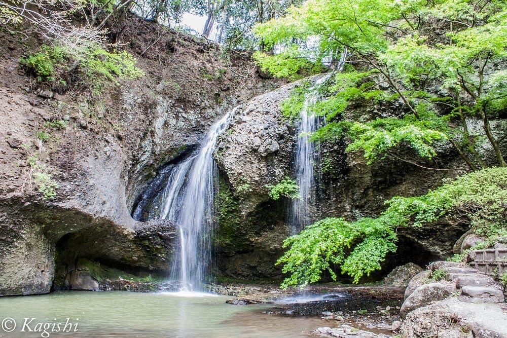 Tsukimachi Waterfall cover image