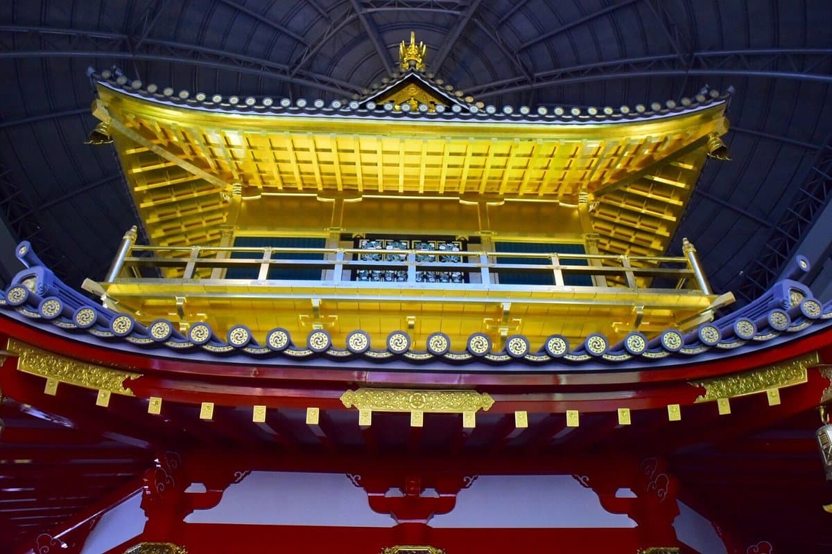 Nobunagano Yakata (Nobunagas Residenz)