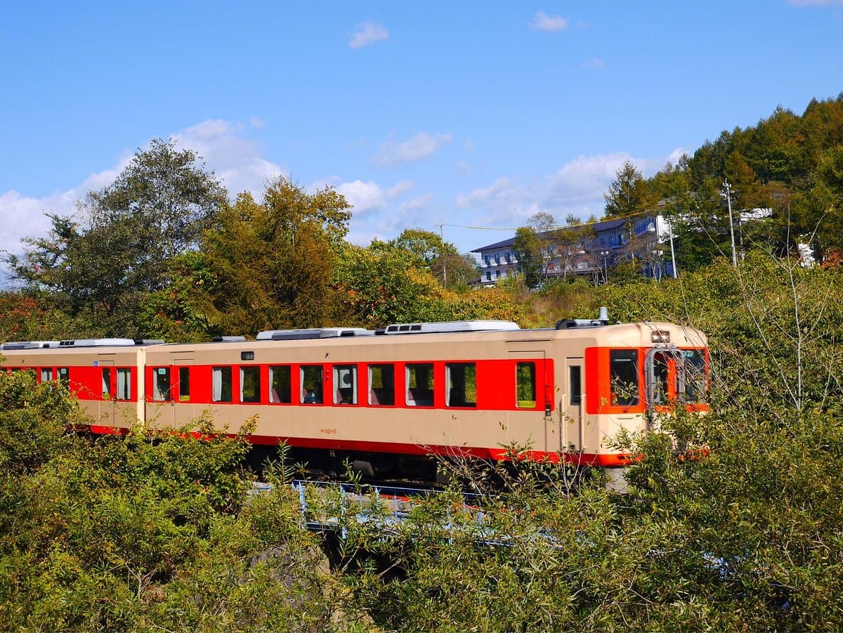Yatugatake Kogen Linie (Koumi Linie)