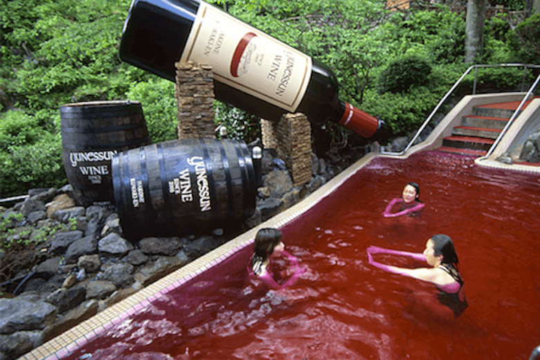 Yunessun Spa Resort